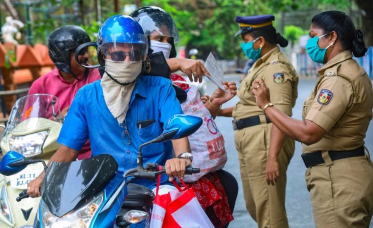 'കോവിഡ് നിയന്ത്രണങ്ങള്‍ അപ്രായോഗികവും അധാര്‍മികവും', പിന്‍വലിക്കണമെന്ന് സാമൂഹ്യപ്രവര്‍ത്തകര്‍