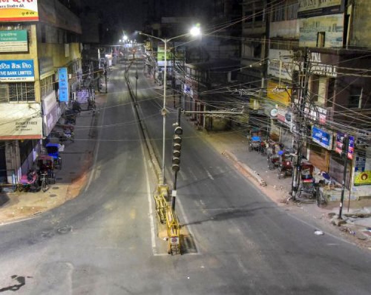 Night Curfew In Kerala: രാത്രികാല നിയന്ത്രണവും ഞായറാഴ്ചത്തെ സമ്ബൂര്‍ണ ലോക്ക്ഡൗണും തുടരാന്‍ കൊവിഡ് അവലോകന യോ​ഗത്തില്‍ തീരുമാനം